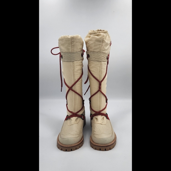 HUNTER Amazonas Cream Tall Red Laced Waterproof Boots with Lugg Soles, size 5 - Picture 2 of 7
